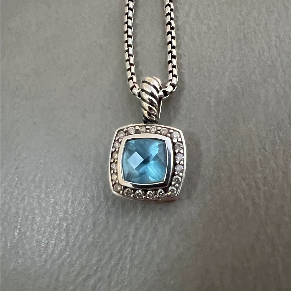 David Yurman Petite Albion Pendant Necklace in Sterling Silver with blue Topaz - Picture 15 of 17